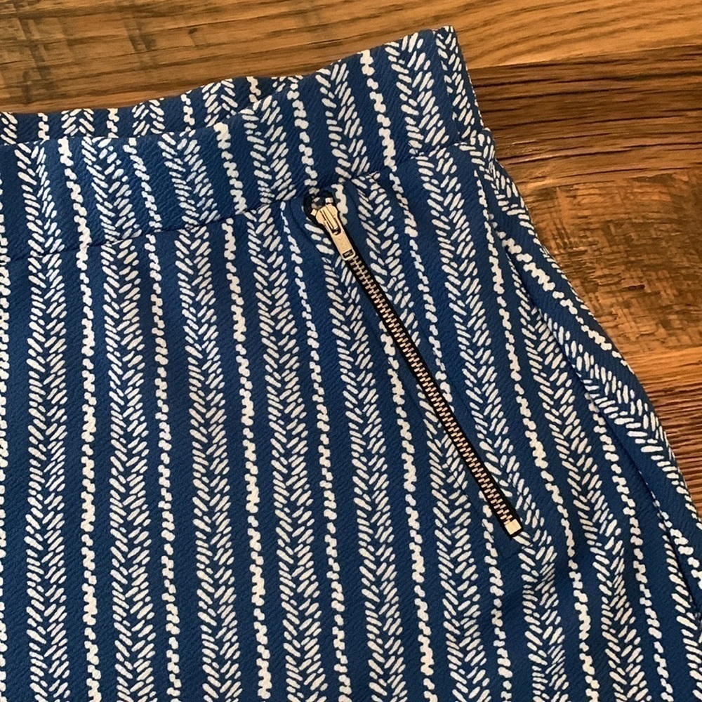 Le Lis Stretch skirt ✨ - Picture 3 of 9